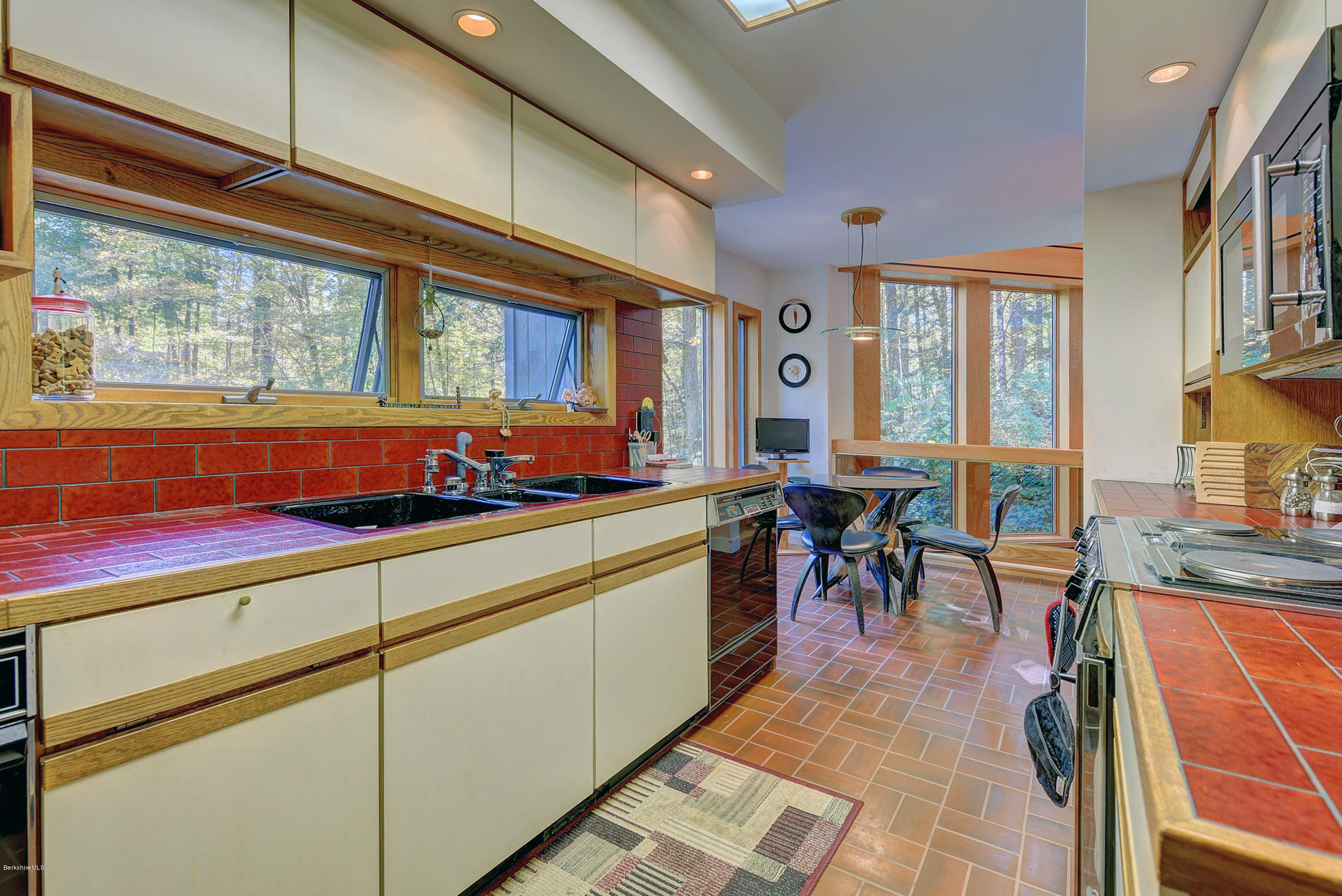 39 Blunt Road Egremont, MA 01230 - Photo 12 of 38 13-Kitchen