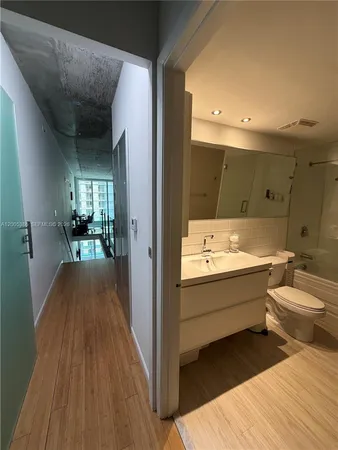 $3,800 | 690 Southwest 1st Court, Unit 2524, Miami, FL 33130