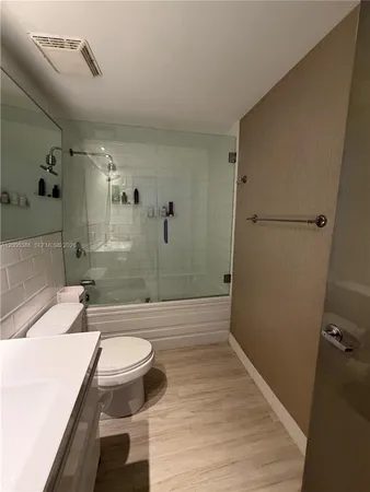 $3,800 | 690 Southwest 1st Court, Unit 2524, Miami, FL 33130