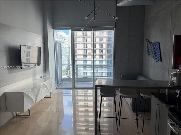 $3,800 | 690 Southwest 1st Court, Unit 2524, Miami, FL 33130