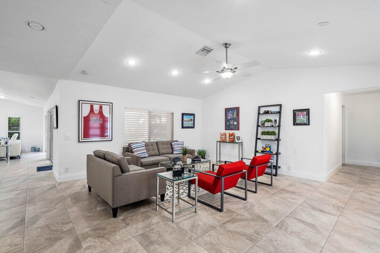 2898 Northwest 24th Terrace Boca Raton, FL 33431 - Photo 5 of 32 005