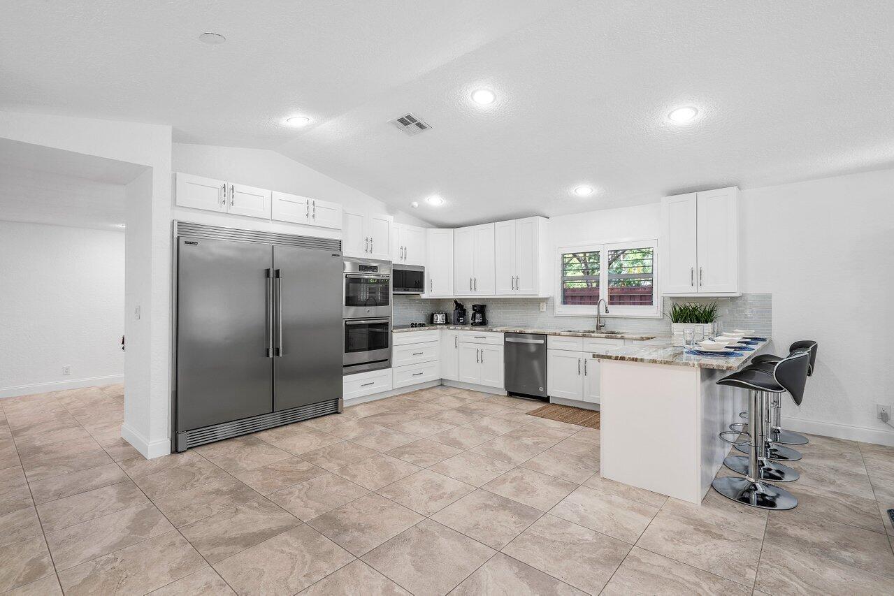 2898 Northwest 24th Terrace Boca Raton, FL 33431 - Photo 8 of 32 010-2898Northwest24thTerrace-BocaRaton-F