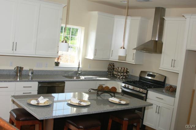 2227 Rising Hill Road Whitehall, PA 18052 - Photo 3 of 13 Gallery Image 3