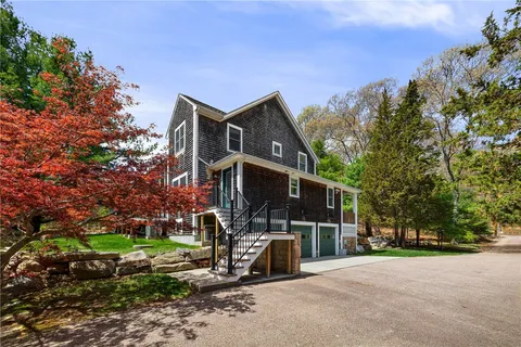$1,250,000 | 900 South Road, East Greenwich, RI 02818