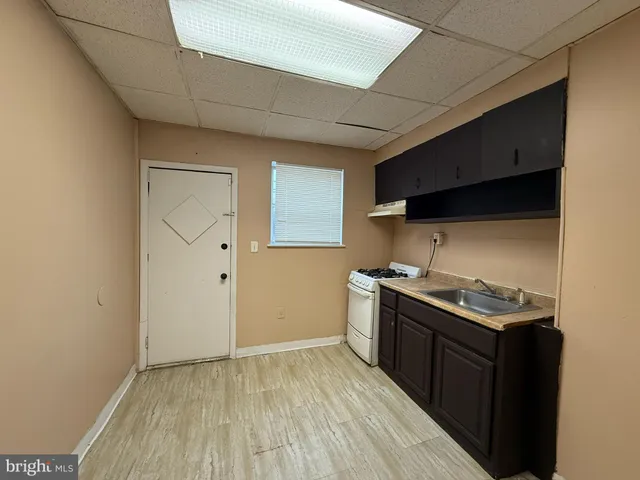 $1,250 | 2219 Winton Street, Philadelphia, PA 19145