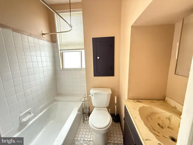 $1,250 | 2219 Winton Street, Philadelphia, PA 19145