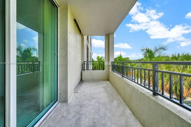 $349,000 | 610 West Las Olas Boulevard, Unit 312N, Fort Lauderdale, FL 33312