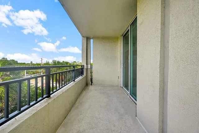 $349,000 | 610 West Las Olas Boulevard, Unit 312N, Fort Lauderdale, FL 33312