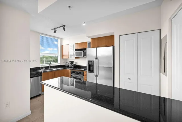 $349,000 | 610 West Las Olas Boulevard, Unit 312N, Fort Lauderdale, FL 33312