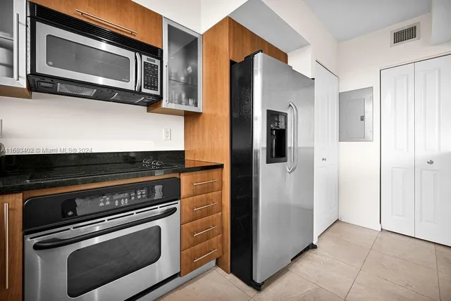 $349,000 | 610 West Las Olas Boulevard, Unit 312N, Fort Lauderdale, FL 33312