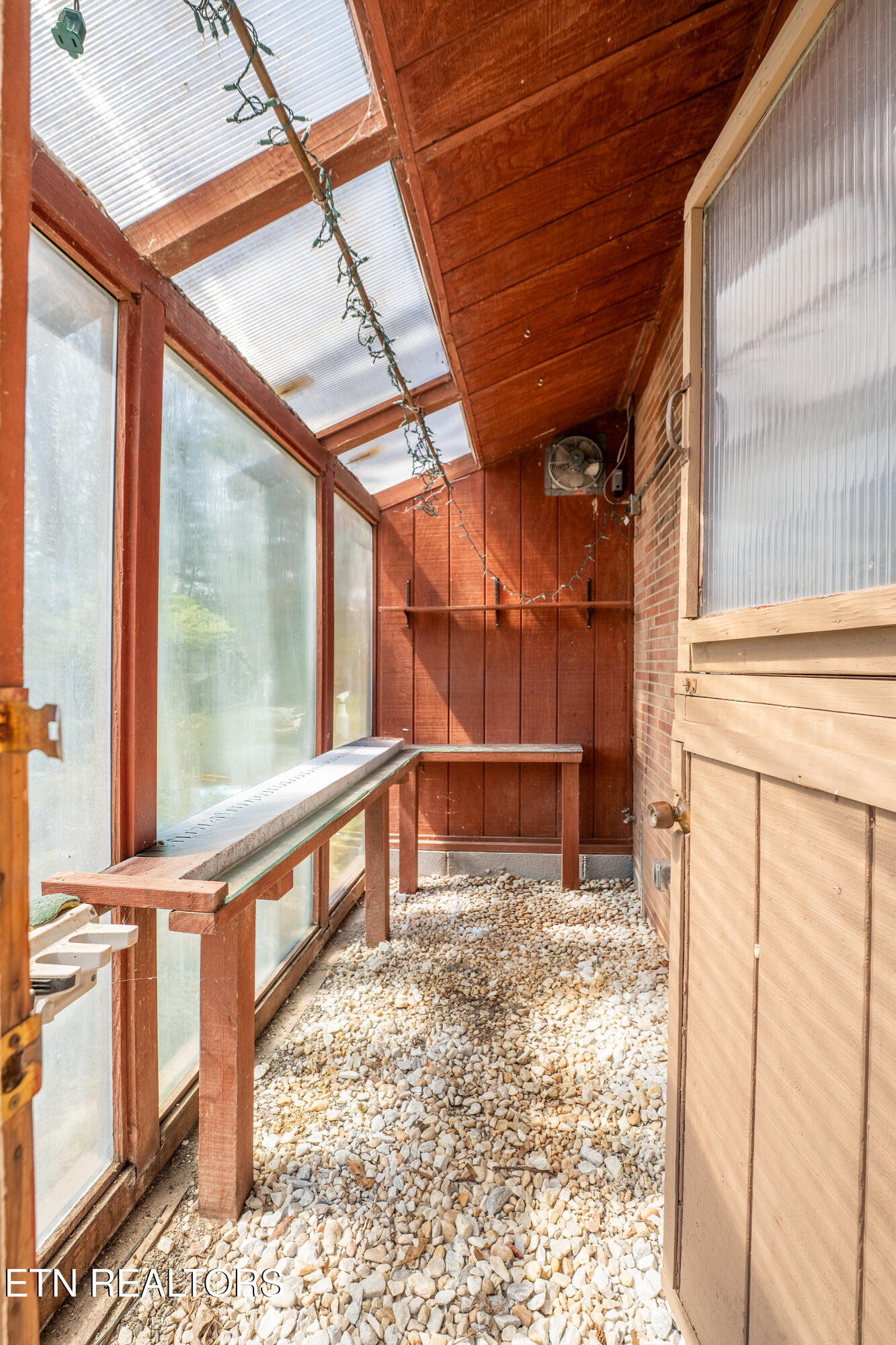 106 Disston Road Oak Ridge, TN 37830 - Photo 25 of 35 Disston Green house