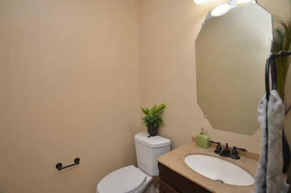 $2,400 | 2911 Meadowglen Cove, Houston, TX 77082