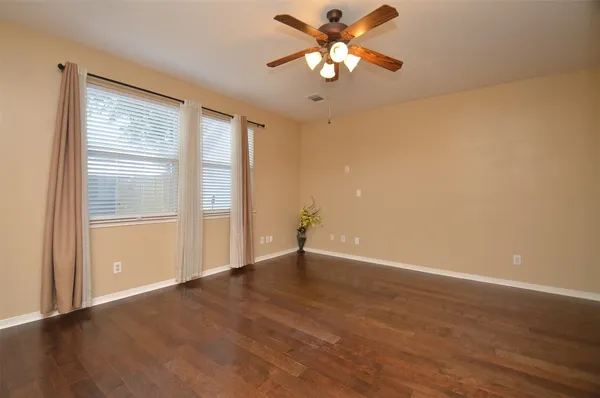 $2,400 | 2911 Meadowglen Cove, Houston, TX 77082