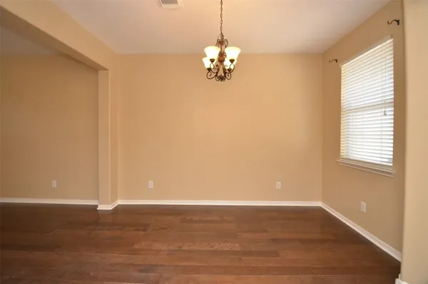 $2,400 | 2911 Meadowglen Cove, Houston, TX 77082