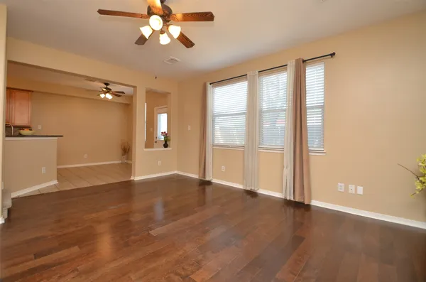 $2,400 | 2911 Meadowglen Cove, Houston, TX 77082