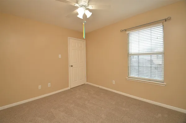 $2,400 | 2911 Meadowglen Cove, Houston, TX 77082