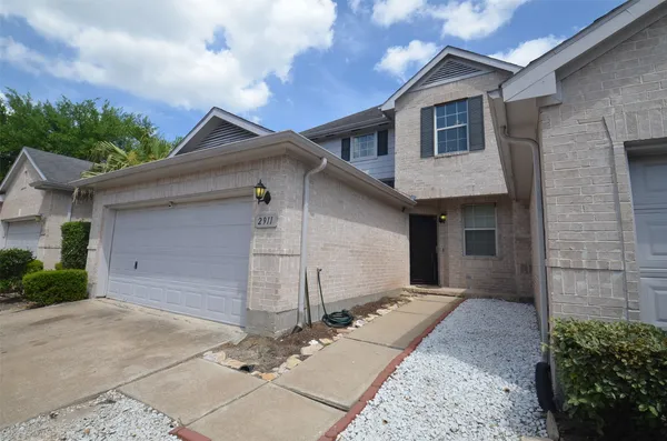 $2,400 | 2911 Meadowglen Cove, Houston, TX 77082