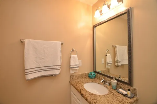 $2,400 | 2911 Meadowglen Cove, Houston, TX 77082