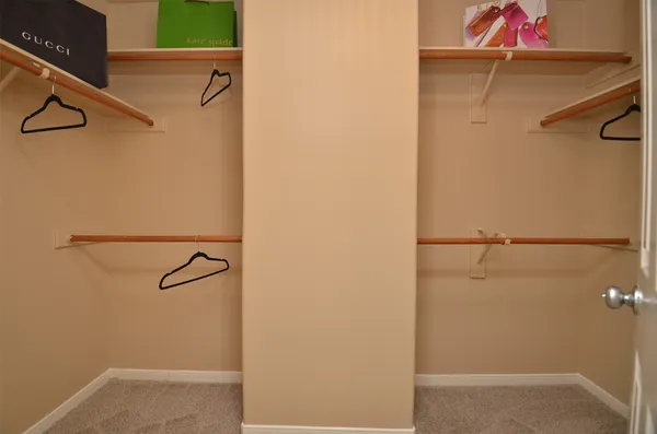 $2,400 | 2911 Meadowglen Cove, Houston, TX 77082