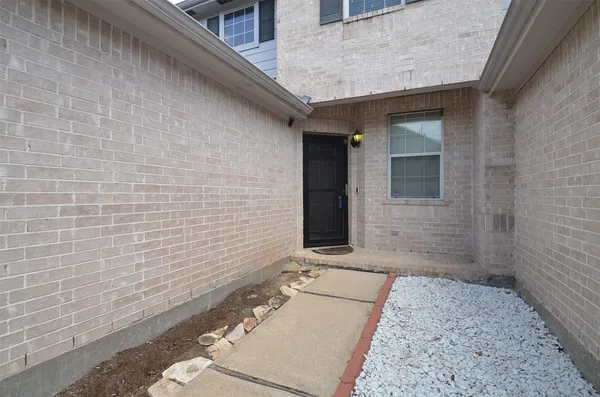 $2,400 | 2911 Meadowglen Cove, Houston, TX 77082