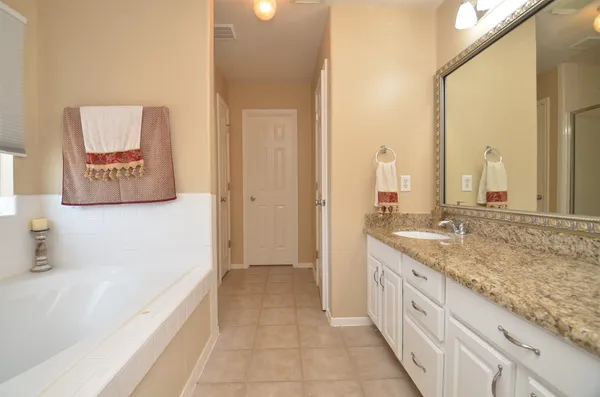 $2,400 | 2911 Meadowglen Cove, Houston, TX 77082