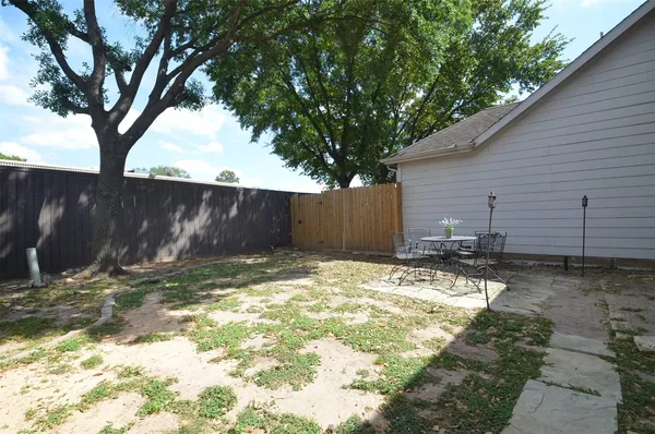 $2,400 | 2911 Meadowglen Cove, Houston, TX 77082