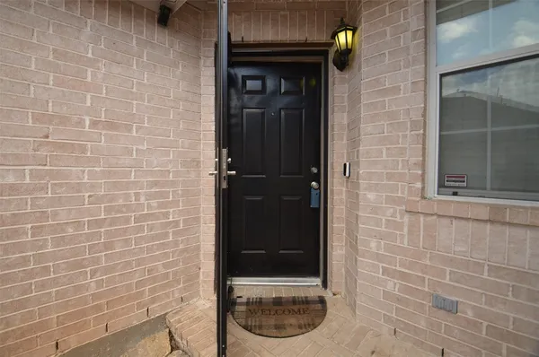 $2,400 | 2911 Meadowglen Cove, Houston, TX 77082