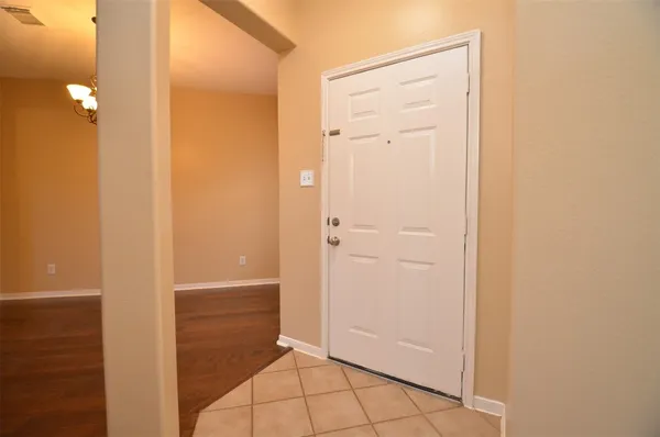 $2,400 | 2911 Meadowglen Cove, Houston, TX 77082