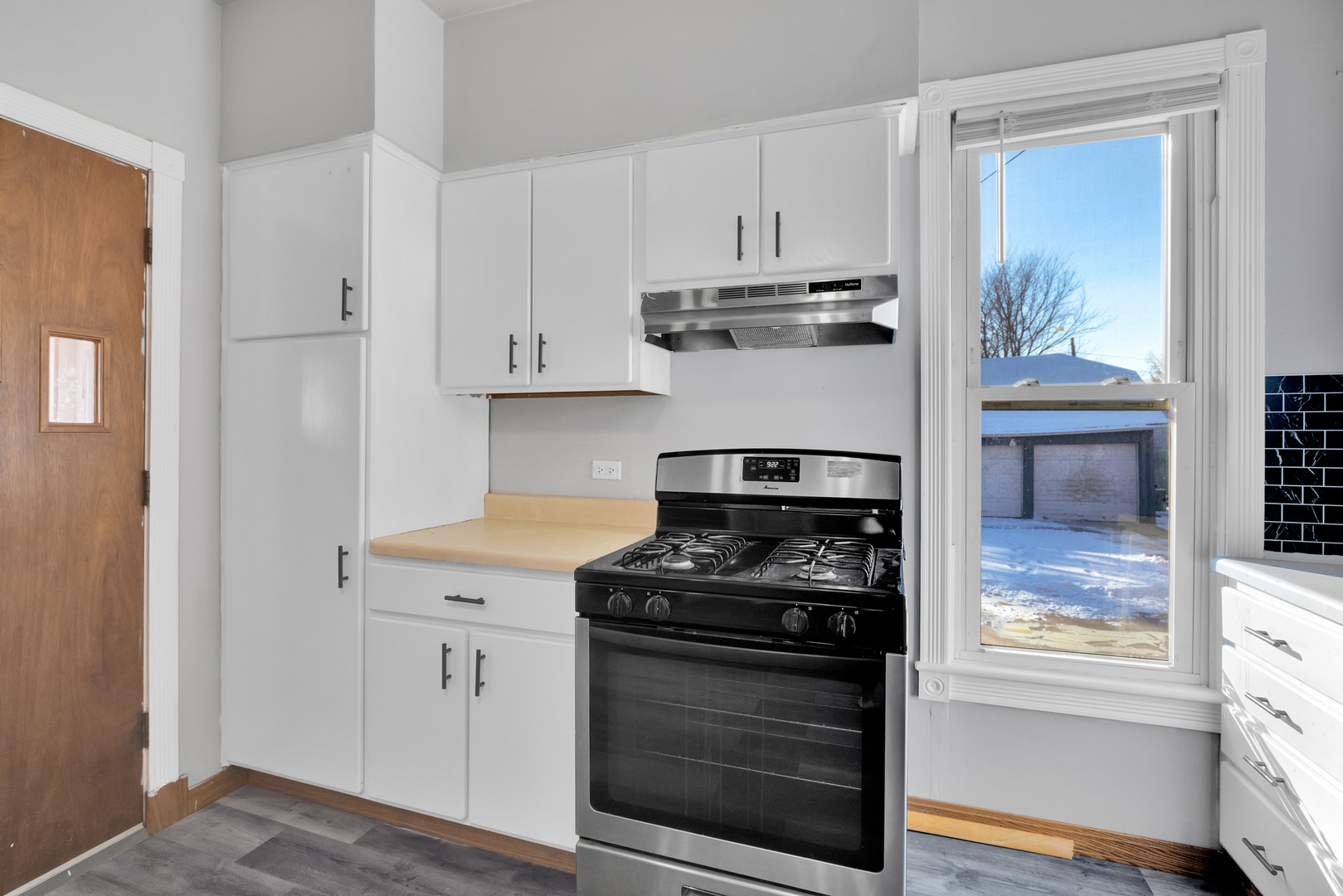 515 Orange Street Elgin, IL 60123 - Photo 14 of 28