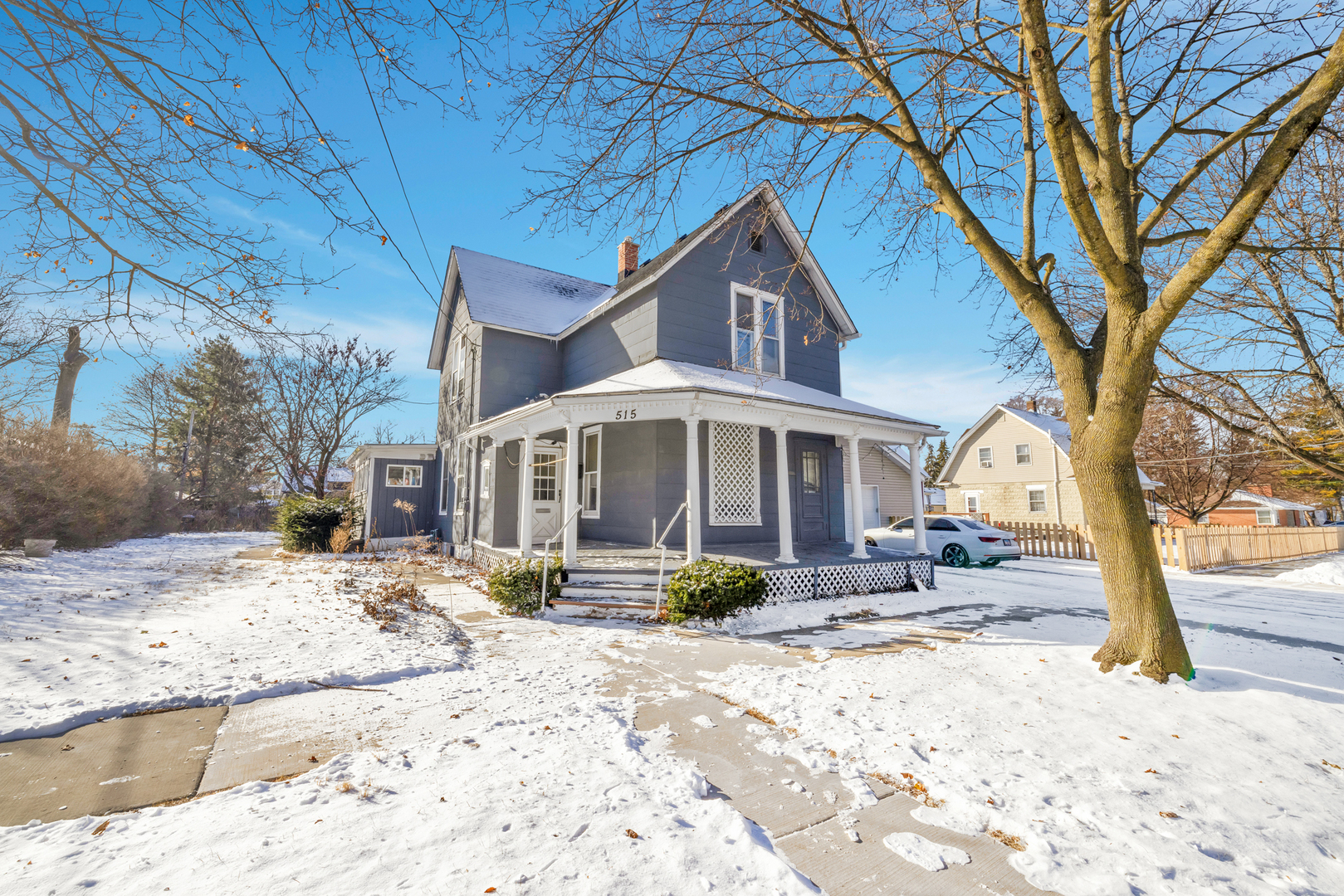 515 Orange Street Elgin, IL 60123 - Photo 2 of 28