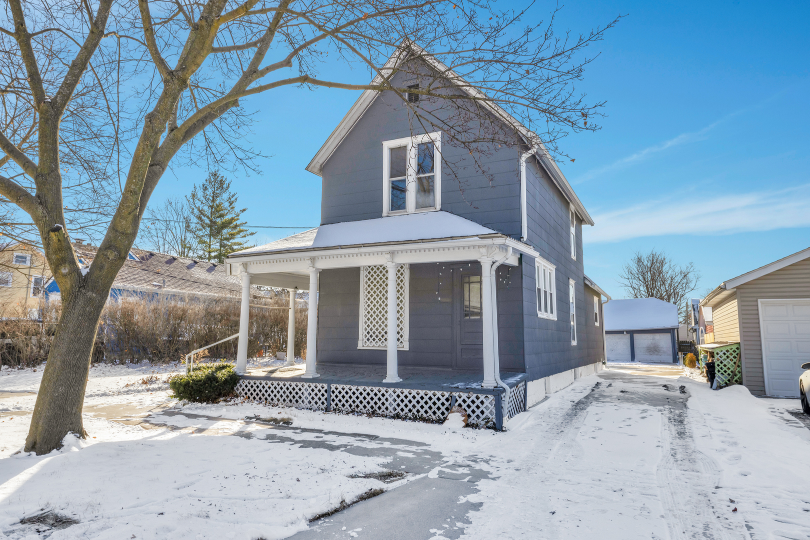 515 Orange Street Elgin, IL 60123 - Photo 3 of 28