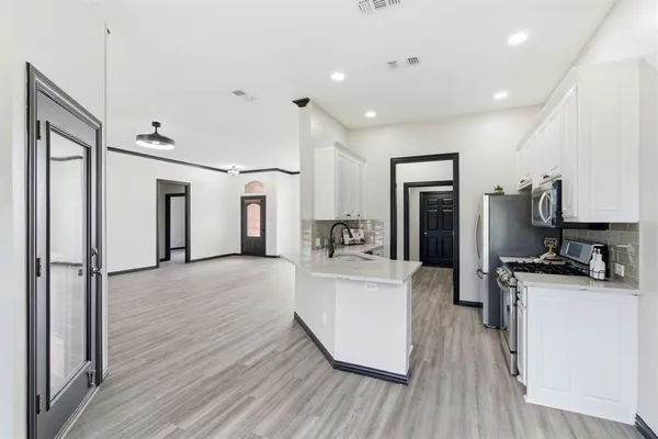 $493,900 | 219 East Vine Street, Keller, TX 76248