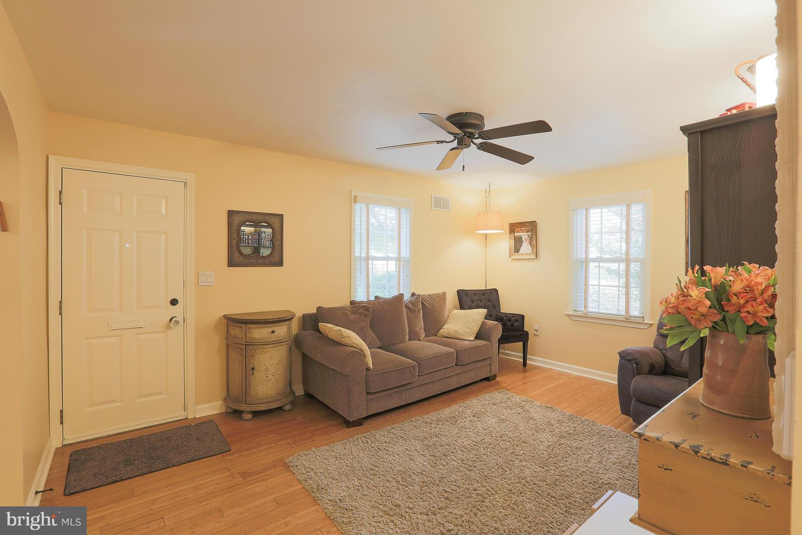 2409 Taney Road Baltimore, MD 21209 - Photo 5 of 30 Living Room
