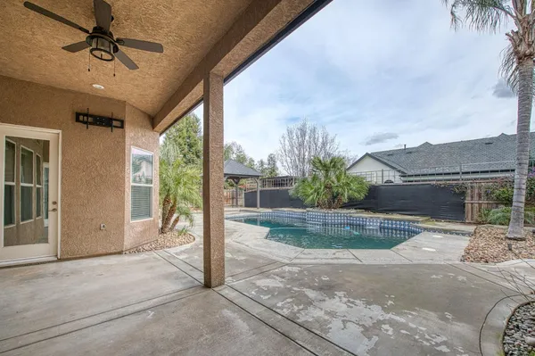 $967,000 | 1879 North Harvard Avenue, Clovis, CA 93619