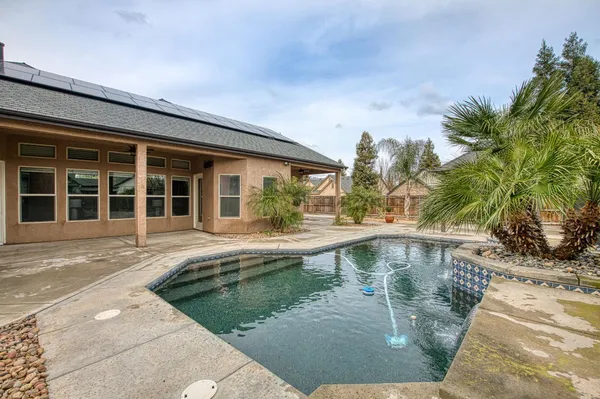 $967,000 | 1879 North Harvard Avenue, Clovis, CA 93619