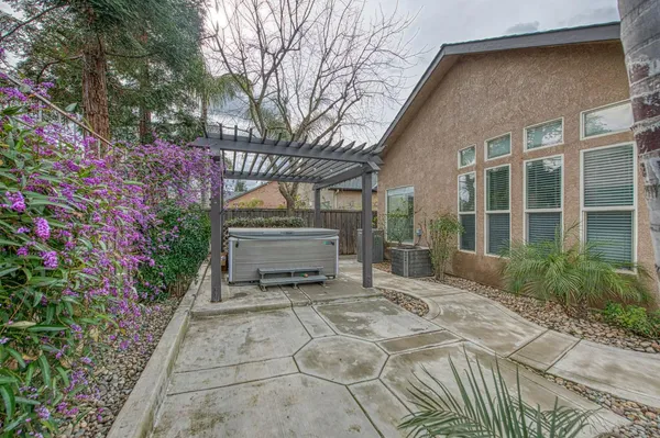$967,000 | 1879 North Harvard Avenue, Clovis, CA 93619