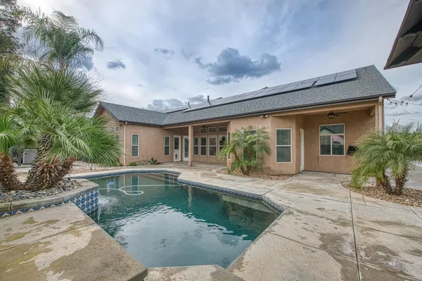 $967,000 | 1879 North Harvard Avenue, Clovis, CA 93619