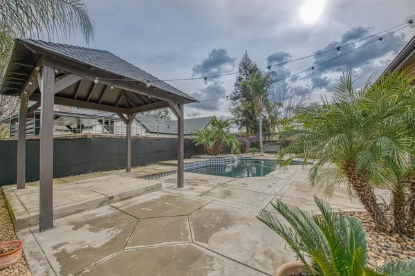 $967,000 | 1879 North Harvard Avenue, Clovis, CA 93619