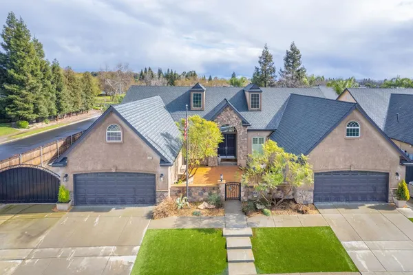 $967,000 | 1879 North Harvard Avenue, Clovis, CA 93619