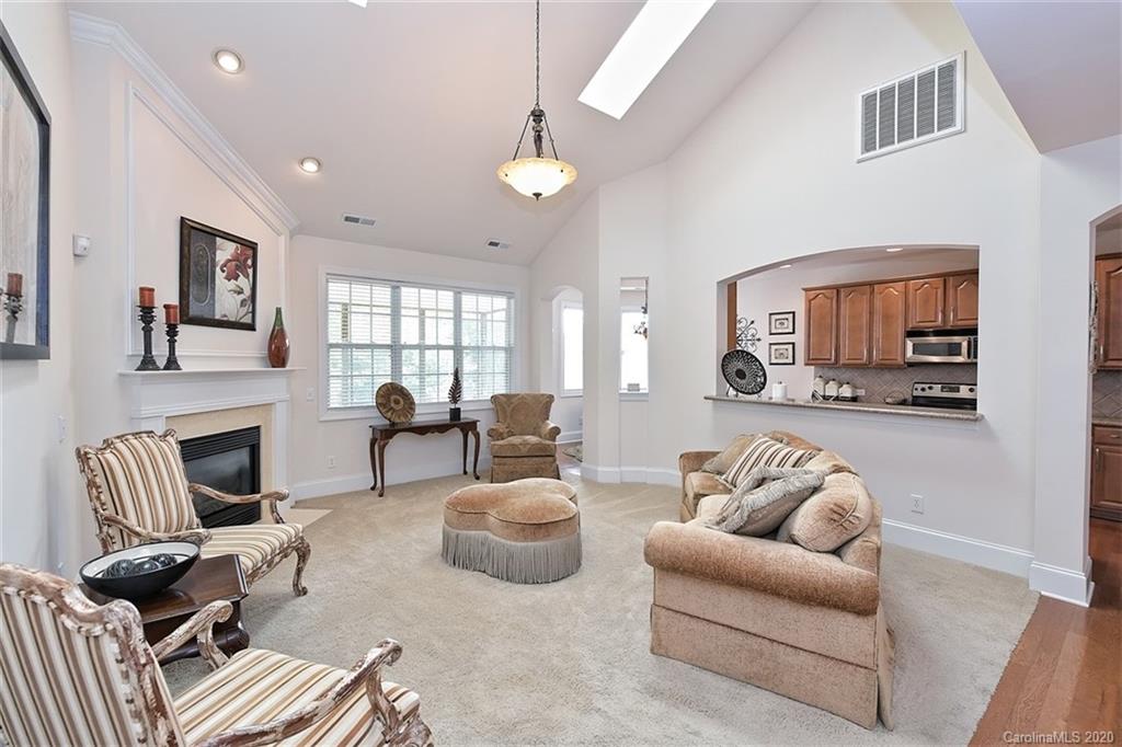 10833 Round Rock Road, Unit 16 Charlotte, NC 28277 - Photo 9 of 32 Gallery Image 9