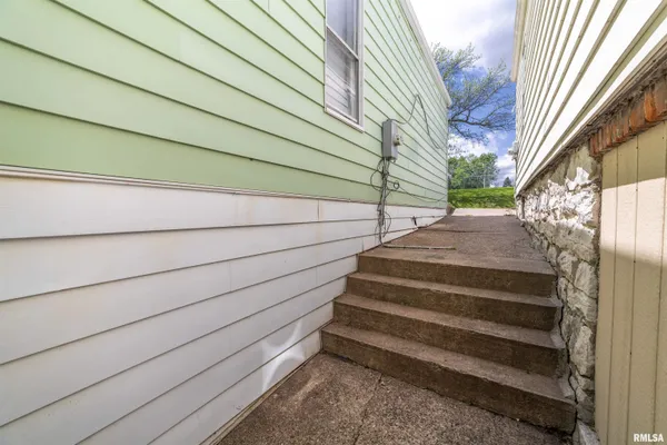 $69,900 | 1320 North 11th Street, Quincy, IL 62301