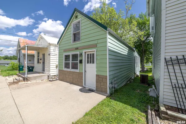 $69,900 | 1320 North 11th Street, Quincy, IL 62301