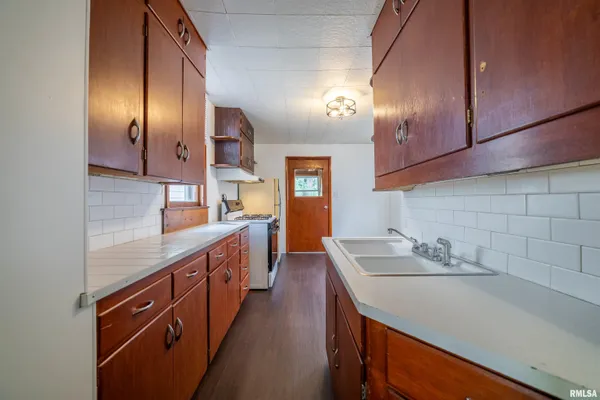 $69,900 | 1320 North 11th Street, Quincy, IL 62301