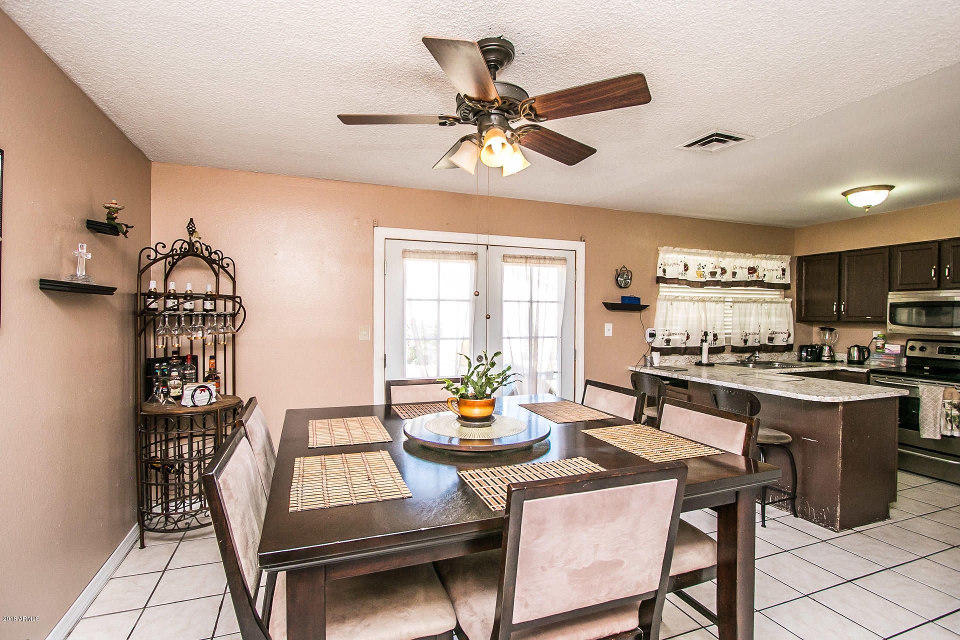 4601 East Vineyard Road Phoenix, AZ 85042 - Photo 9 of 26 Dining Area