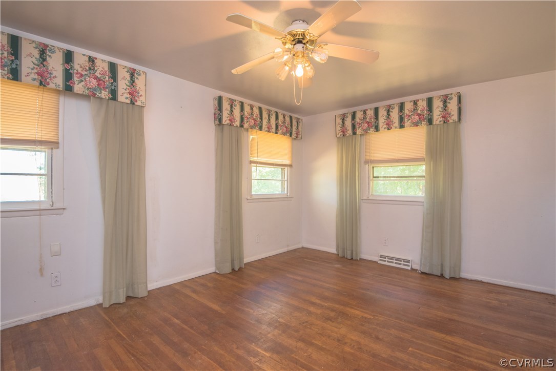 969 Greys Point Road Topping, VA 23169 - Photo 25 of 42 Gallery Image 25