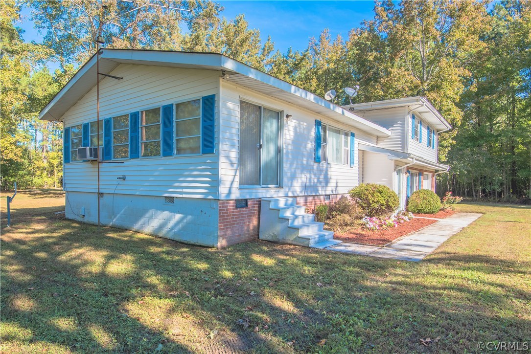 969 Greys Point Road Topping, VA 23169 - Photo 3 of 42 Gallery Image 3