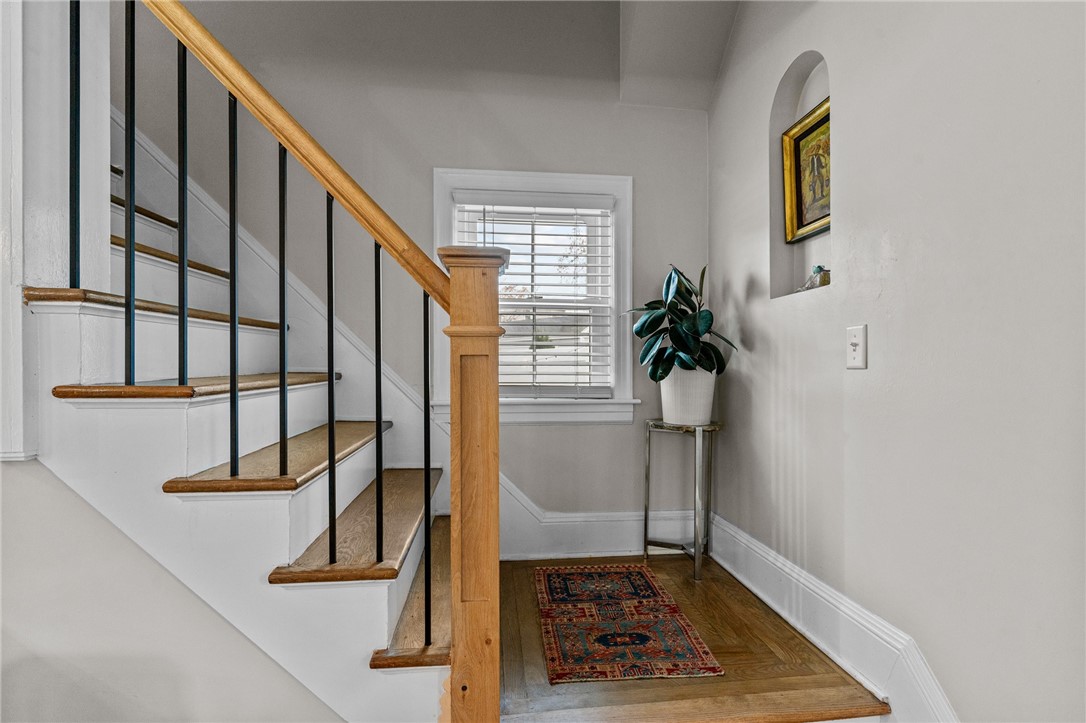 31 Intervale Road Cranston, RI 02910 - Photo 19 of 43