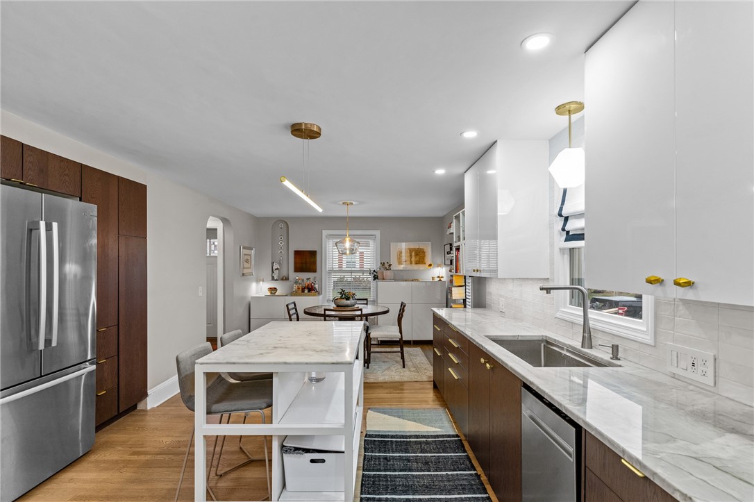 31 Intervale Road Cranston, RI 02910 - Photo 3 of 43