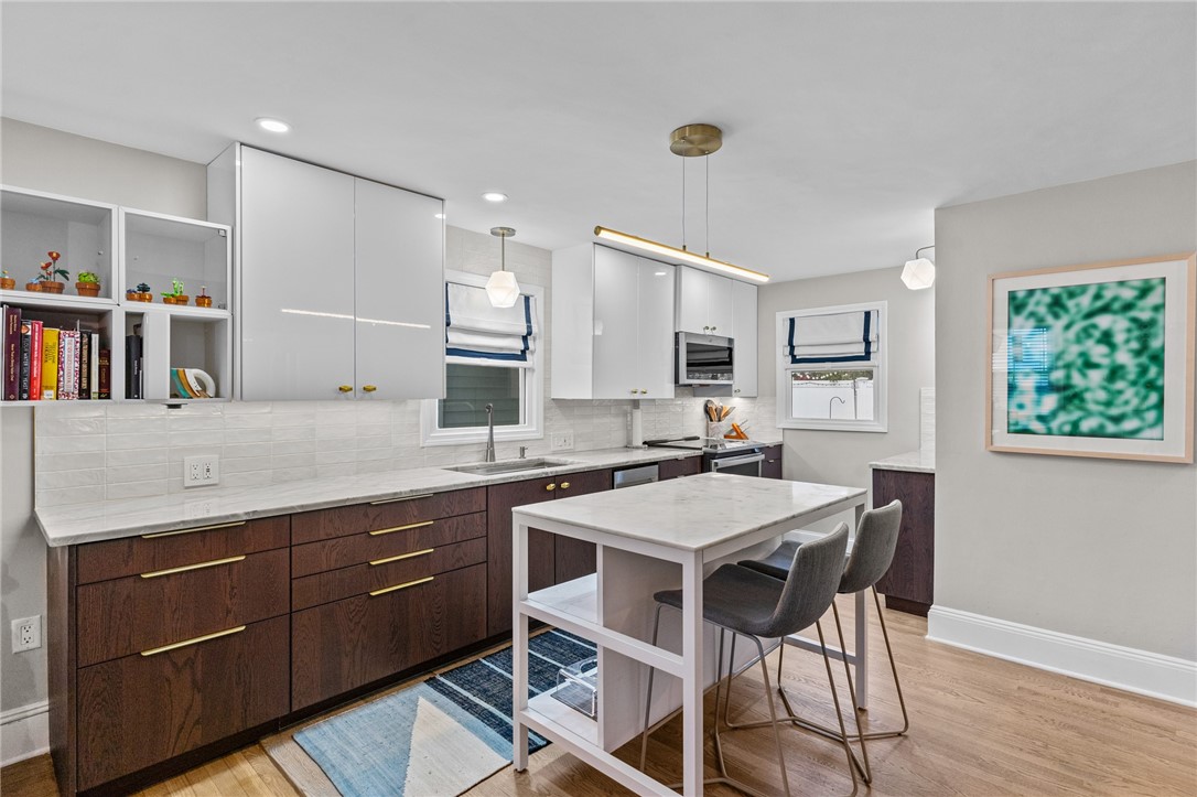 31 Intervale Road Cranston, RI 02910 - Photo 6 of 43