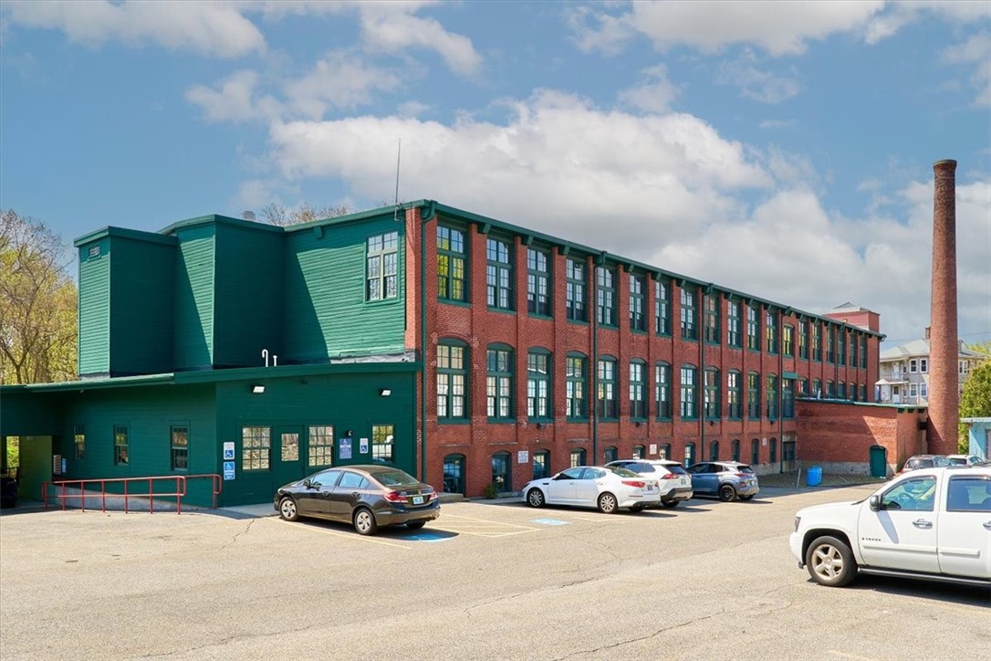 63 Blakeley Street, Unit 110 Woonsocket, RI 02895 - Photo 2 of 28